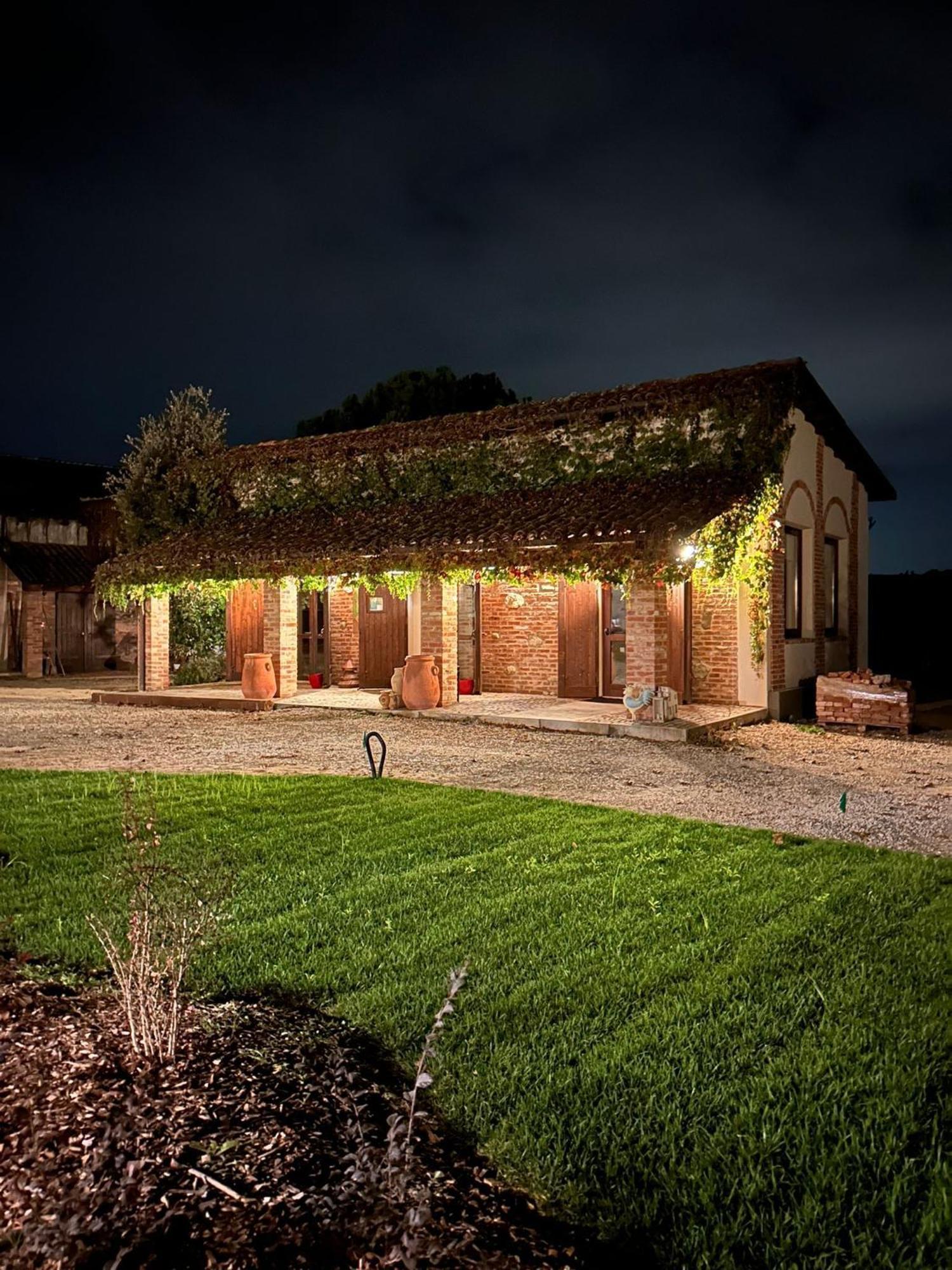 Tenuta Agricola La Cava- Cantina E Agriturismo San Damiano d'Asti Exterior photo